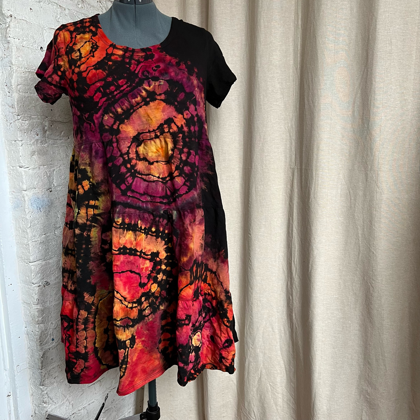 Tie Dye Dress Size Large Short Sleeve tiered Sunset