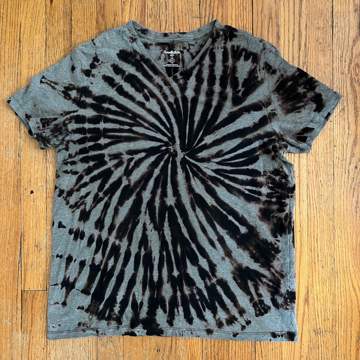 Tie Dye Tee Large Black Spiral